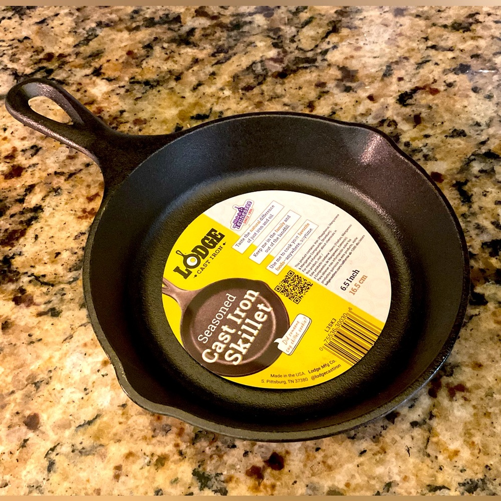 NEW LODGE CAST IRON SEASONED SKILLET 6.5 INCHES